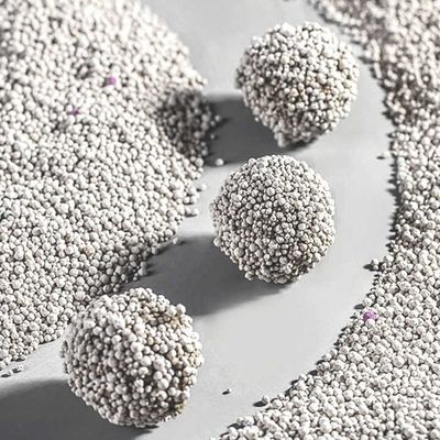 0.8mm-3.8mm Бентонит кошачий мусор Шарообразная форма Без пыли Сильное скопление