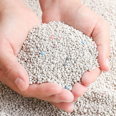 Buen precio Bajo contenido de polvo Eco-amigable con sabor Bentonita Cat Litter Producto a granel para la tienda de mascotas en línea