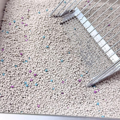 Natural Pet Products Bentonite Cat Litter for Effective Odor Control and Fast Clumping Performance